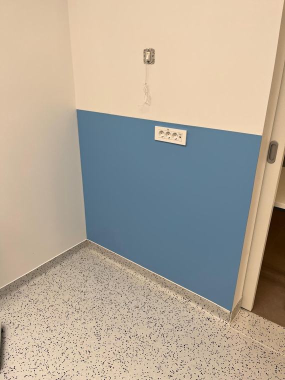 Stenska in talna obloga v Diagnostičnem centru Bled, PE Novo mesto – fotografija 3